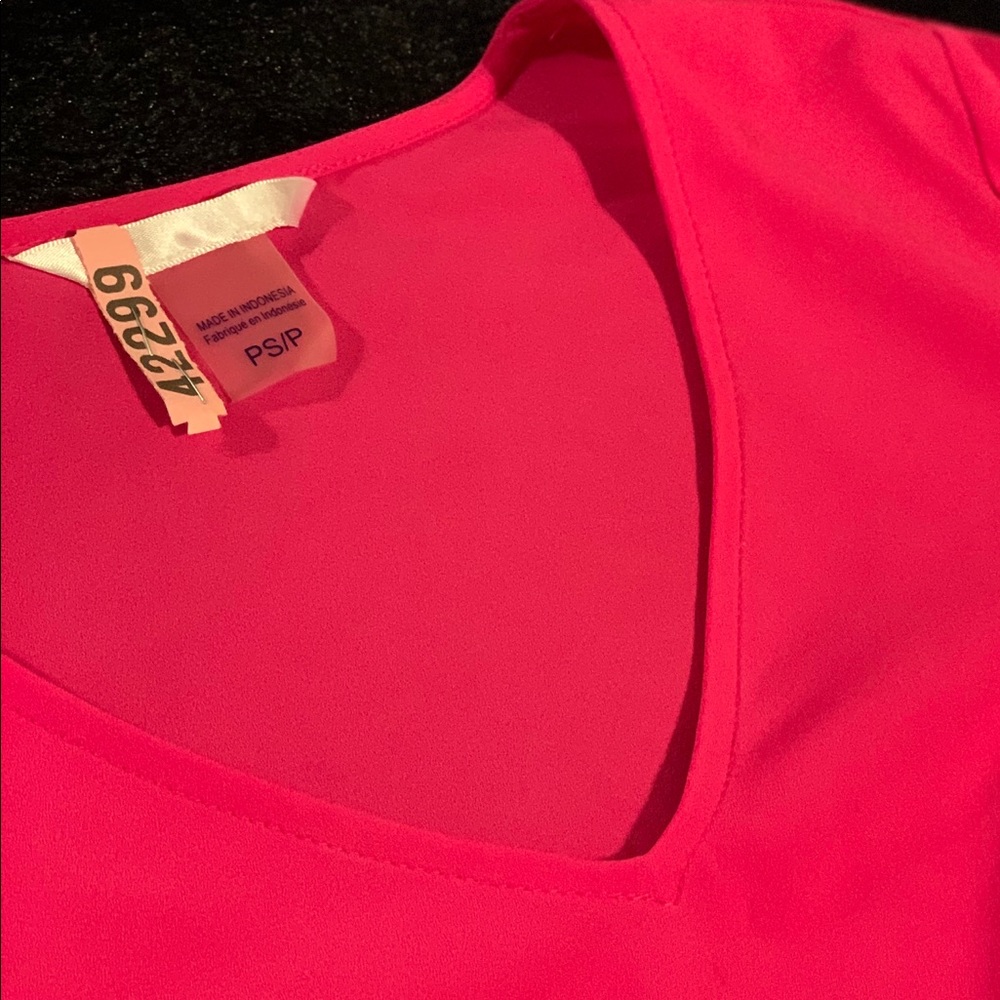 | Like New | Petite Small Women’s Pink  Blouse | - Picture 3 of 8